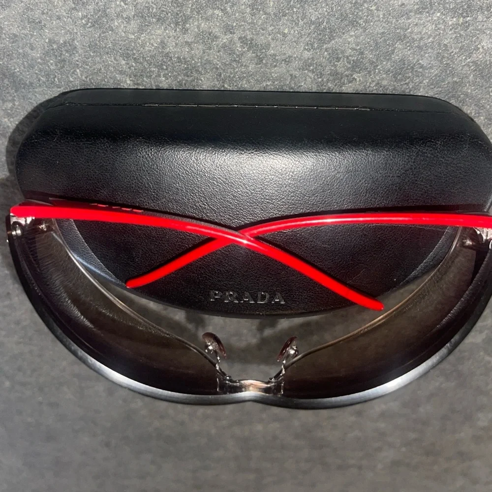 PRADA Rare Y2K Red Star Sunglasses Authentic SPR72G 1BC-651 115 VTG Boutique - Picture 15 of 16
